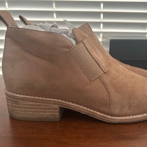 Eileen Fisher MOOD in Nude sz 10M